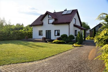 Piękny dom z dużą działką, 300 m od Lubartowa