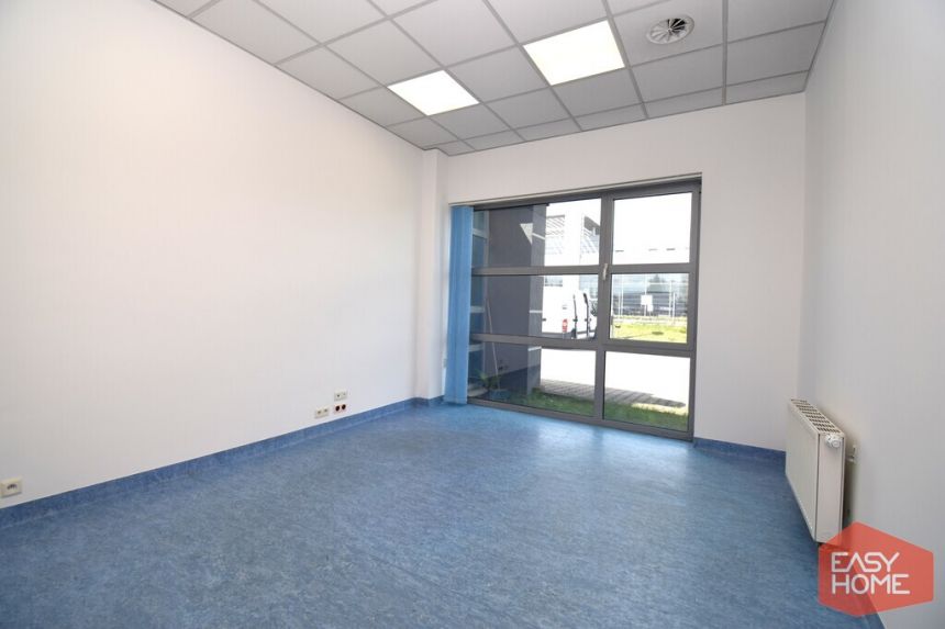 Lokal 90 m2, podzielony na 7 biur, klima., parking miniaturka 4
