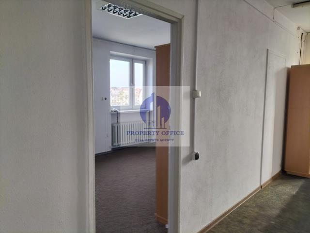 Włochy: biuro 46,50 m2 miniaturka 2