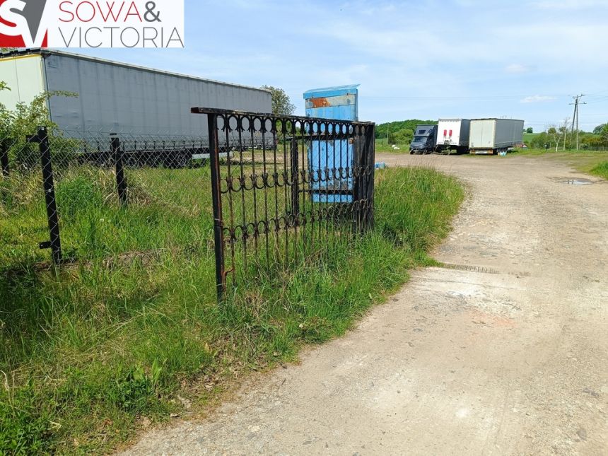 Utwardzona działka  pod bazę transportową. miniaturka 6