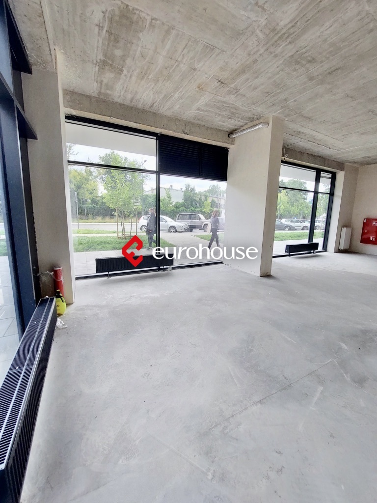 Narożny lokal, nowa inwestycja, Metro m2 - zdjęcie 1