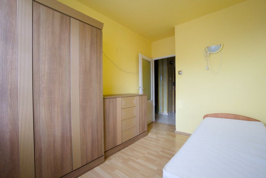3 pokoje, balkon, ciepła woda z sieci, garaż miniaturka 5