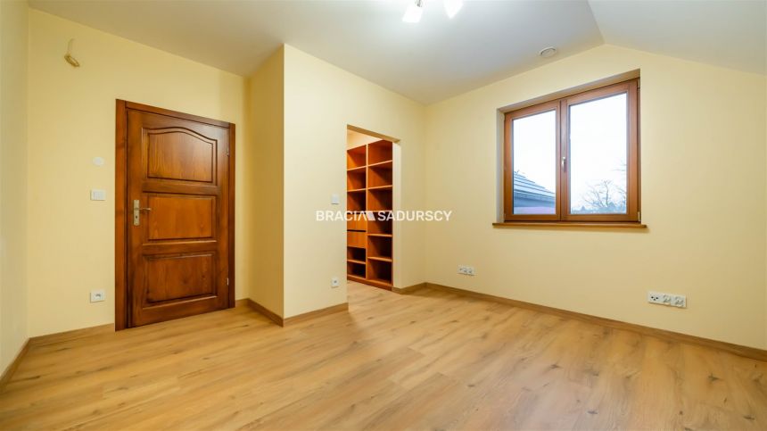 Wysoki standard, ponad 300 m2, 12,5 arowa działka miniaturka 35