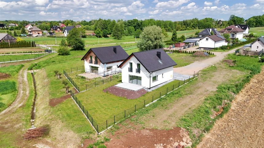 Nowoczesny dom z widokiem na staw, 5 sypialni! miniaturka 35