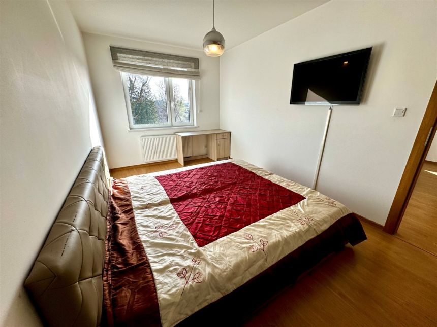 Wróblewskiego-przestronny apartament z parkingiem miniaturka 9