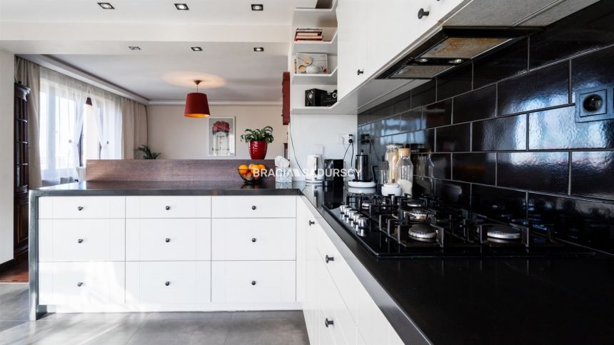 Duży dom z garażem. Wieliczka. Na wyłączność. miniaturka 9