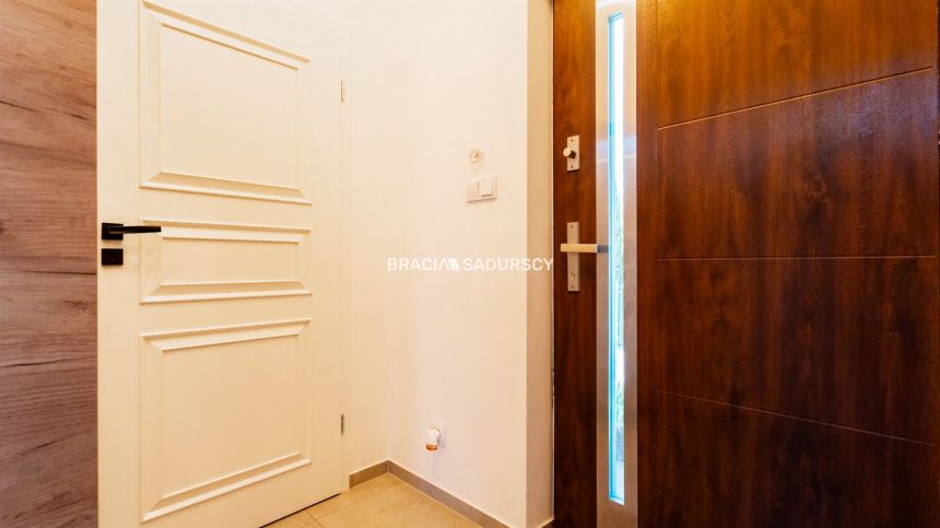 Garaż, ogród i świetna komunikacja. 5 pokoi, 130m2 miniaturka 16