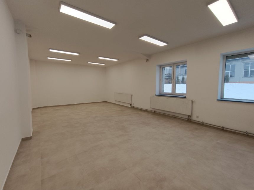 Lokal około 75 m2, parter, czarnów miniaturka 4