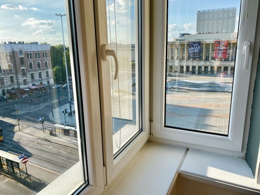 Narutowicza, przestrzeń i panorama Łodzi za oknem miniaturka 19