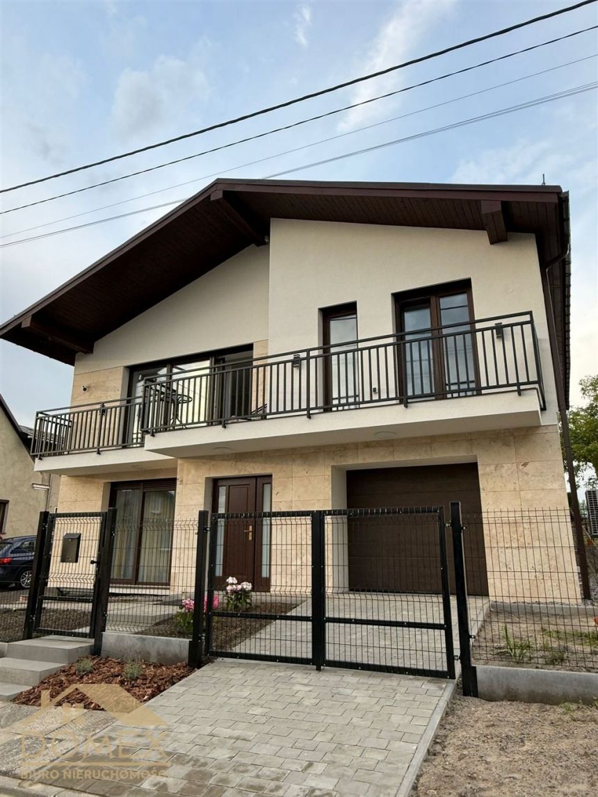 Nowoczesny, inteligentny dom w centrum Cieszyna! miniaturka 1