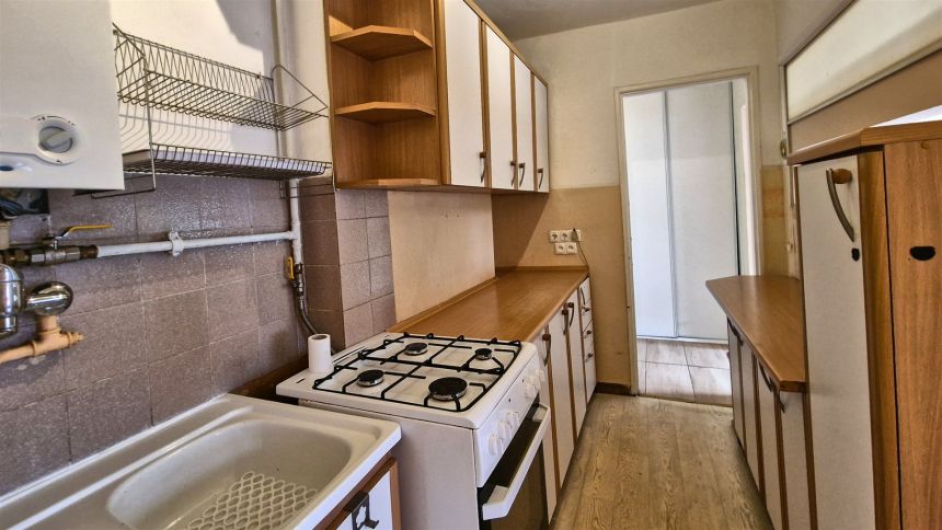 2 pokojowe, I piętro, piwnica, budynek z cegły miniaturka 12