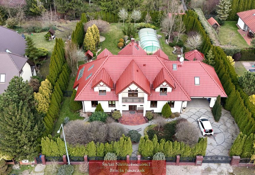 ELEGANCJA I STYL - WILLA PRZY PARKU - zdjęcie 1