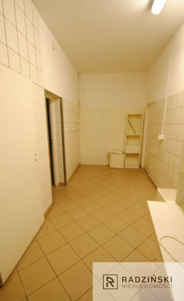 Budynek mieszkalno-usłygowy w sercu Chwalęcic miniaturka 11