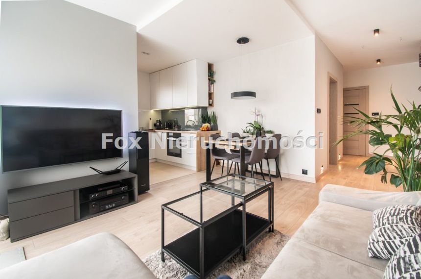 Elegancki wykończony apartament z dużym balkonem miniaturka 3