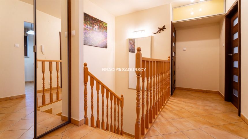 2pok z dużym balkonem i miejscem postojowym. miniaturka 17