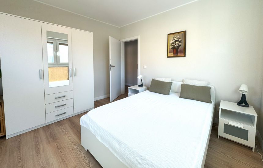 Apartament blisko Starówki- plus miejsce w hali garażowej i komórka lokatorska miniaturka 3