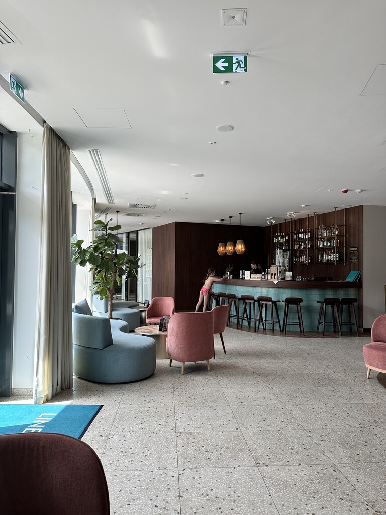 Lokal inwestycyjny w ***** hotelu nad morzem miniaturka 8