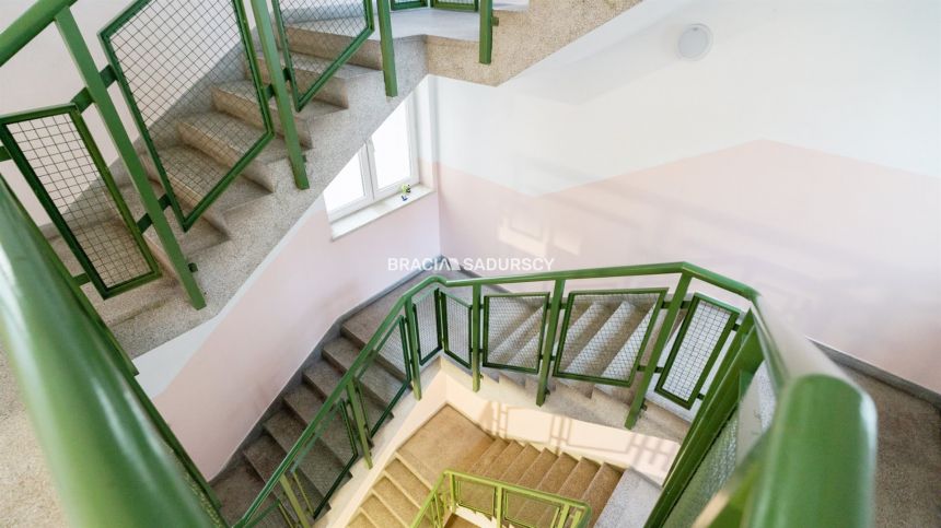 Mieszkanie 2 pokojowe ( parking, komórka lok.) miniaturka 18