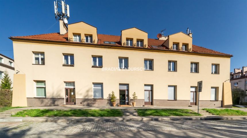 Parter, front, witryna. Dowolna działalność. miniaturka 16