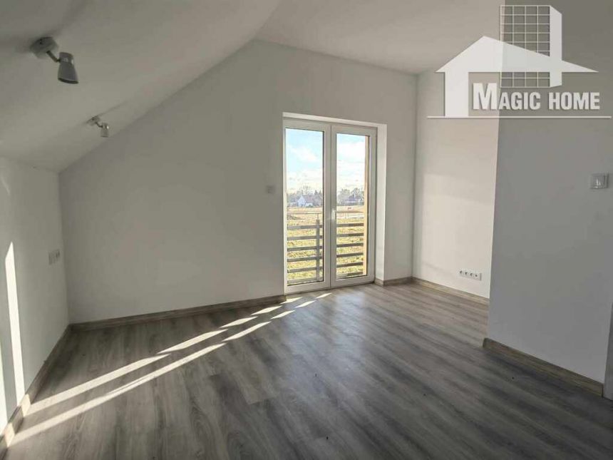 Nowy dom w Pieszycach 250m2 1650000 zł. miniaturka 13