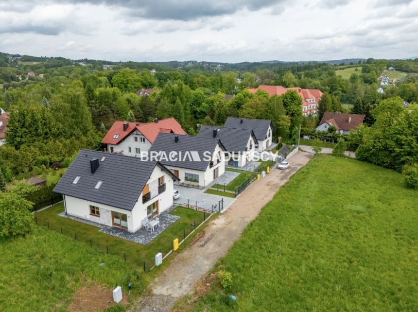 Dom z garażem 20 km od Krakowa! - zdjęcie 1