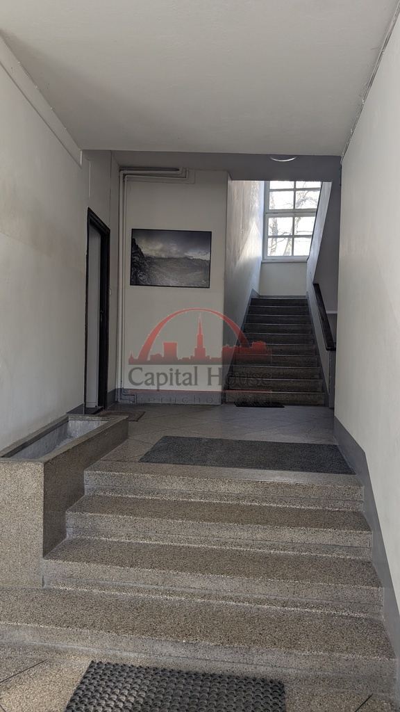 Lokal w samym centrum Saskiej Kępy miniaturka 12