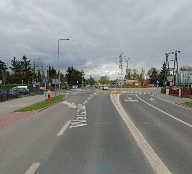 Bezpośrednio przy ul. Warszawskiej miniaturka 4