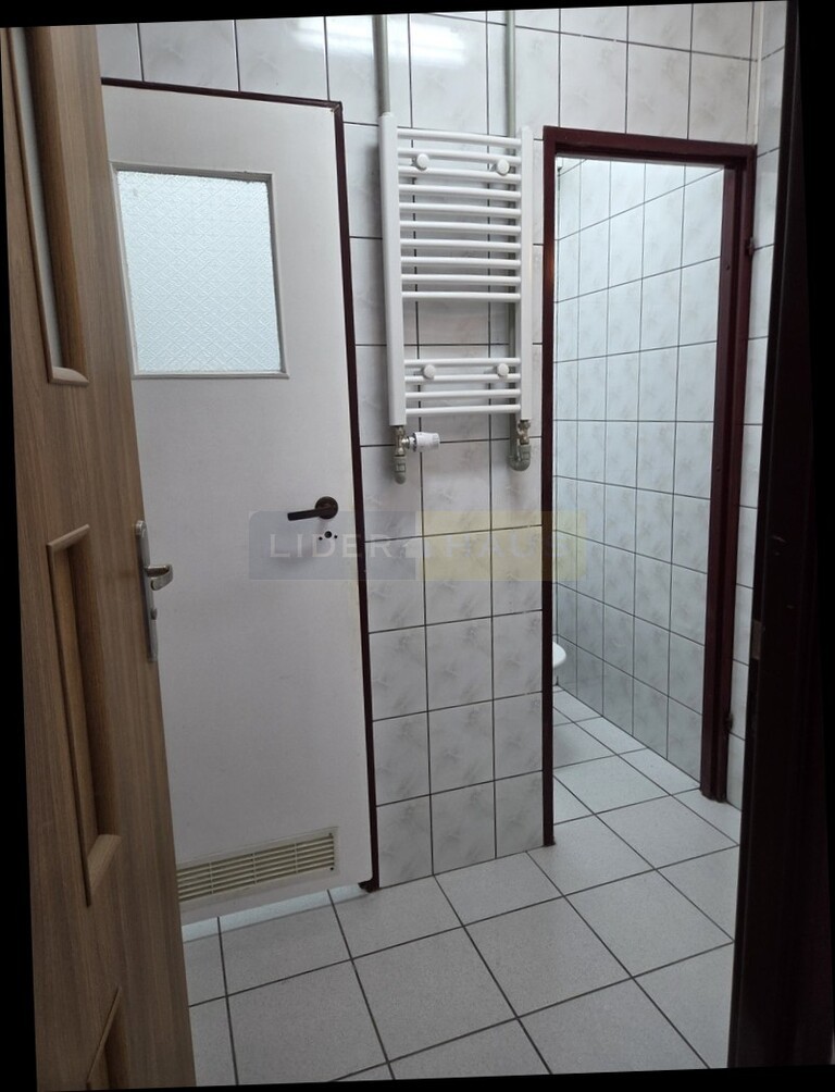 Lokal z ekspozycją na E-7 miniaturka 13
