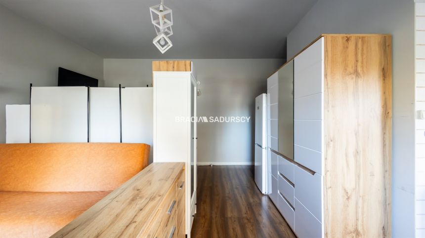 Komfortowe przestronne mieszkanie w apartamentowcu miniaturka 5