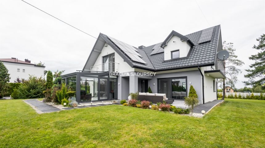 Wysoki standard, działka 23 ar, 4 sypialnie, basen miniaturka 2