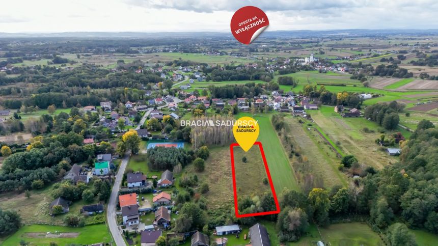 działkę budowlaną w Bratucicach - zdjęcie 1