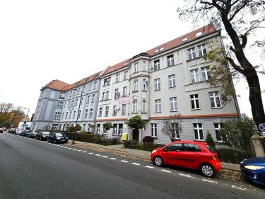 3 POKOJE W ZADBANEJ KAMIENICY PO TERMO - OD RĘKI