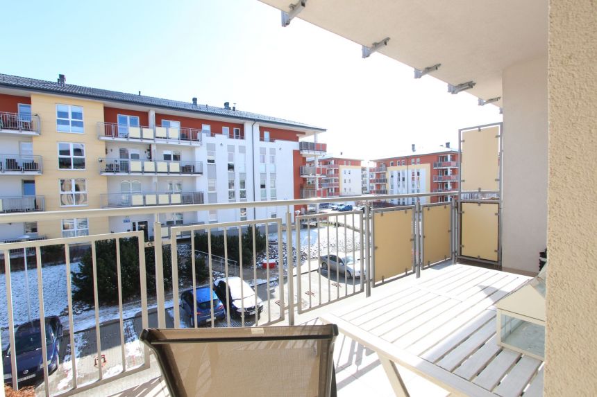 Salon z aneksem kuchennym, duży balkon + piwnica+miejsce parkingowe w hali miniaturka 14