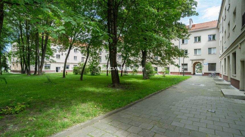 KLIMATYCZNE 4-POKOJOWE PO GENERALNYM REMONCIE miniaturka 20