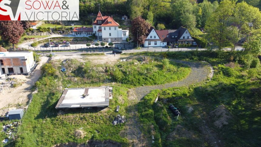 Działka z rozpoczętą budową z widokiem na góry miniaturka 6