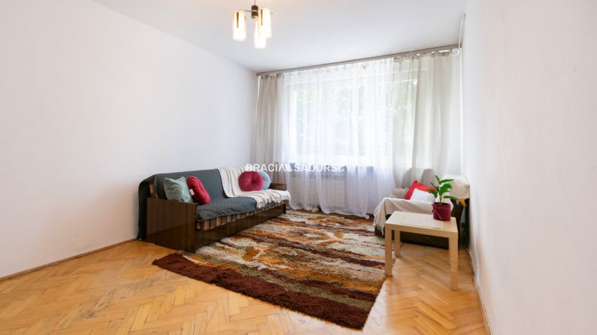 Dwupokojowe mieszkanie z olbrzymim potencjałem! miniaturka 8