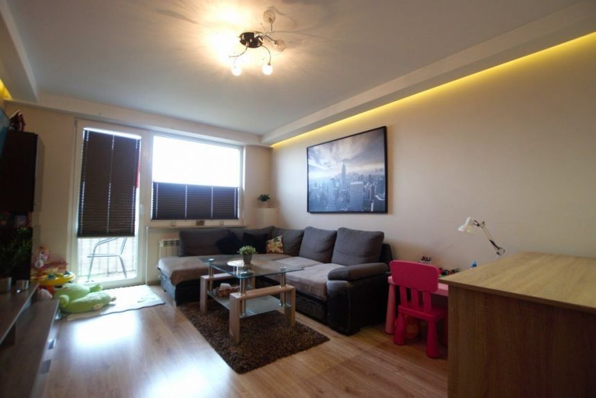 Bocianek, 2 pokoje, balkon, po remoncie - zdjęcie 1