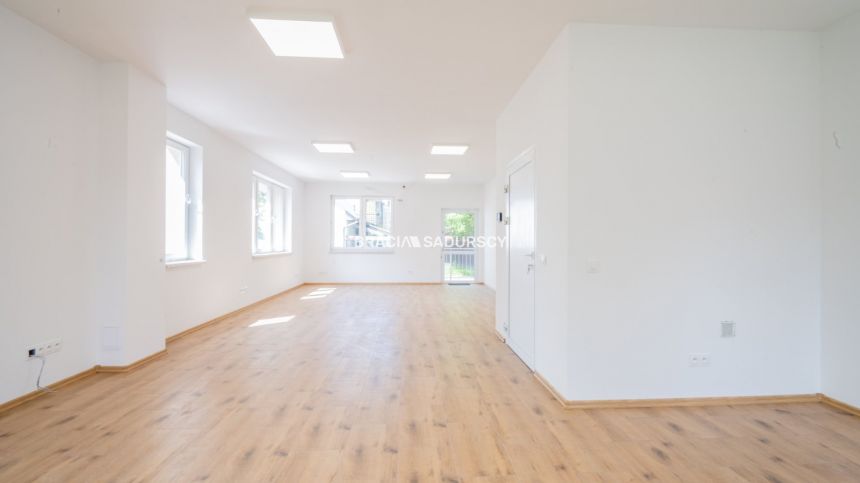 Lokal usługowy z miejscami parkingowymi miniaturka 5