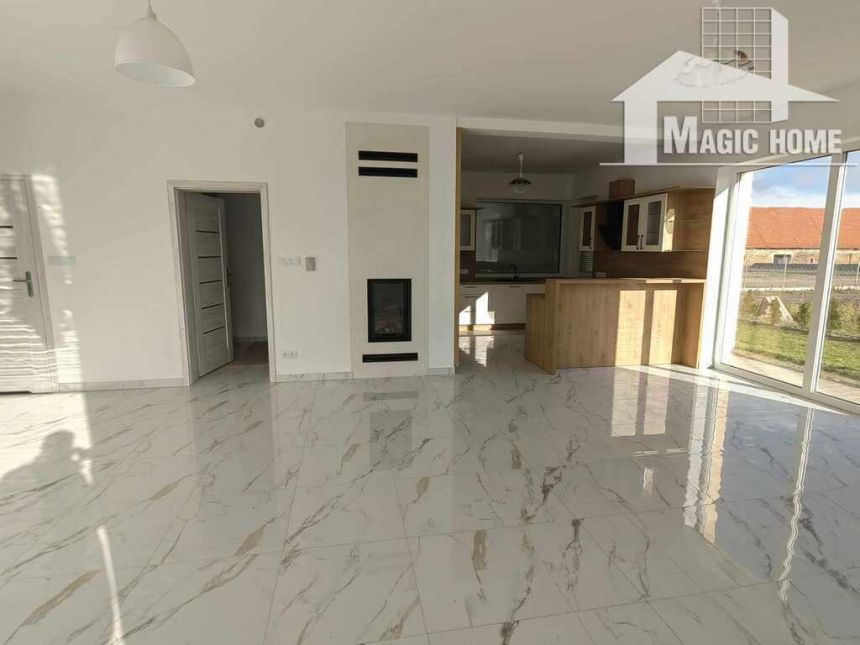 Nowy dom w Pieszycach 250m2 1650000 zł. miniaturka 5