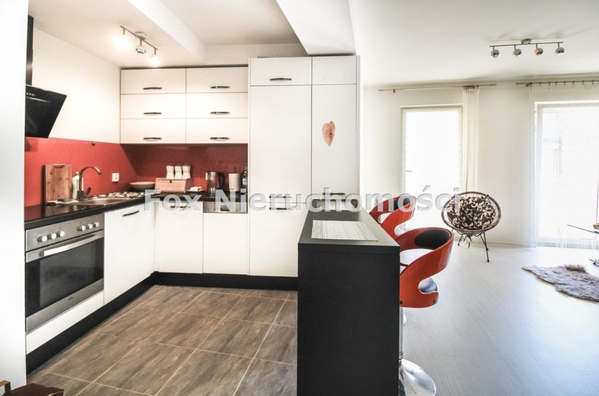 Piękne 2 pokojowe mieszkanie z balkonem w Centrum miniaturka 5