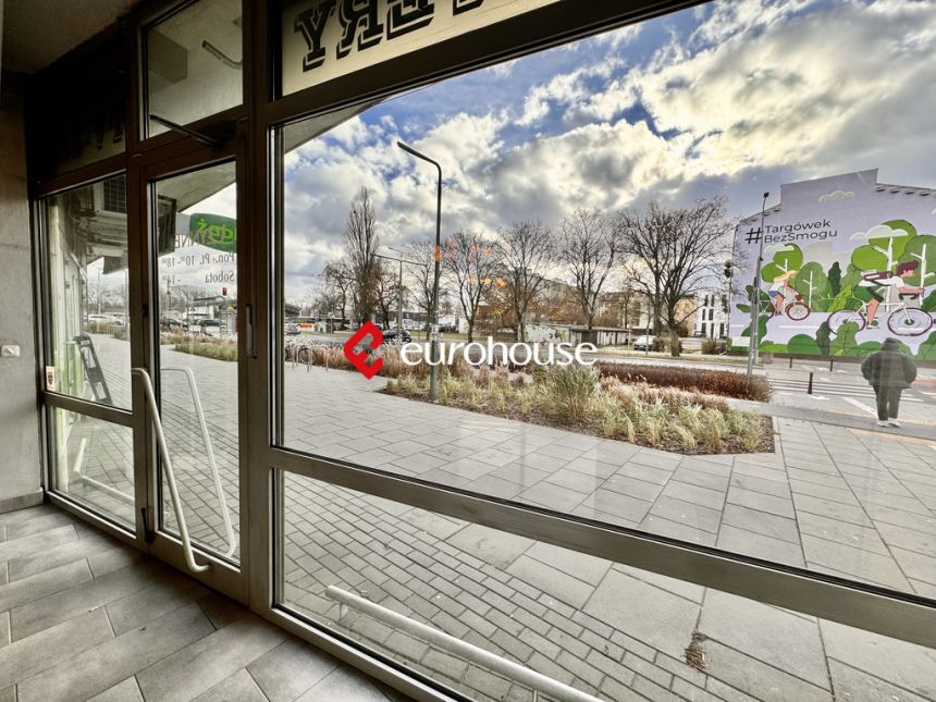 Narożny lokal na wynajem 64,67m2 miniaturka 5