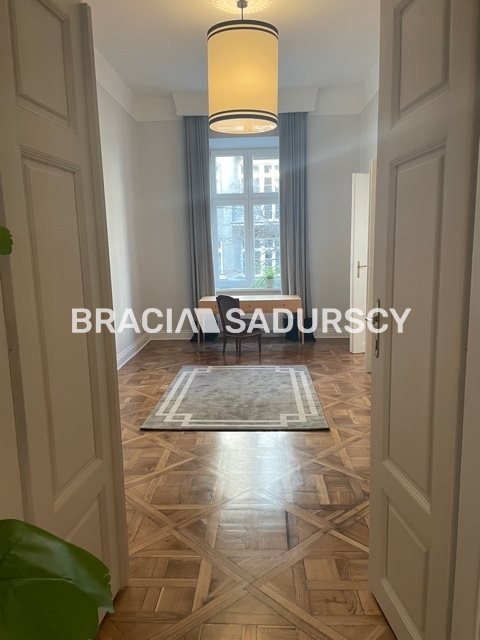 Wyjątkowy apartament w sercu Krakowa! miniaturka 11