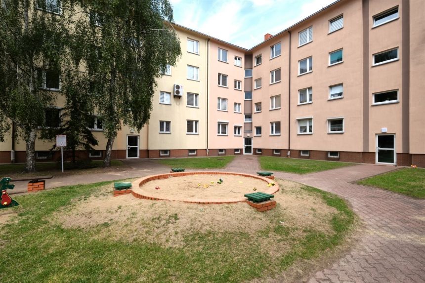 Trzypokojowe z dużą piwnicą /4,1 m2/ miniaturka 2