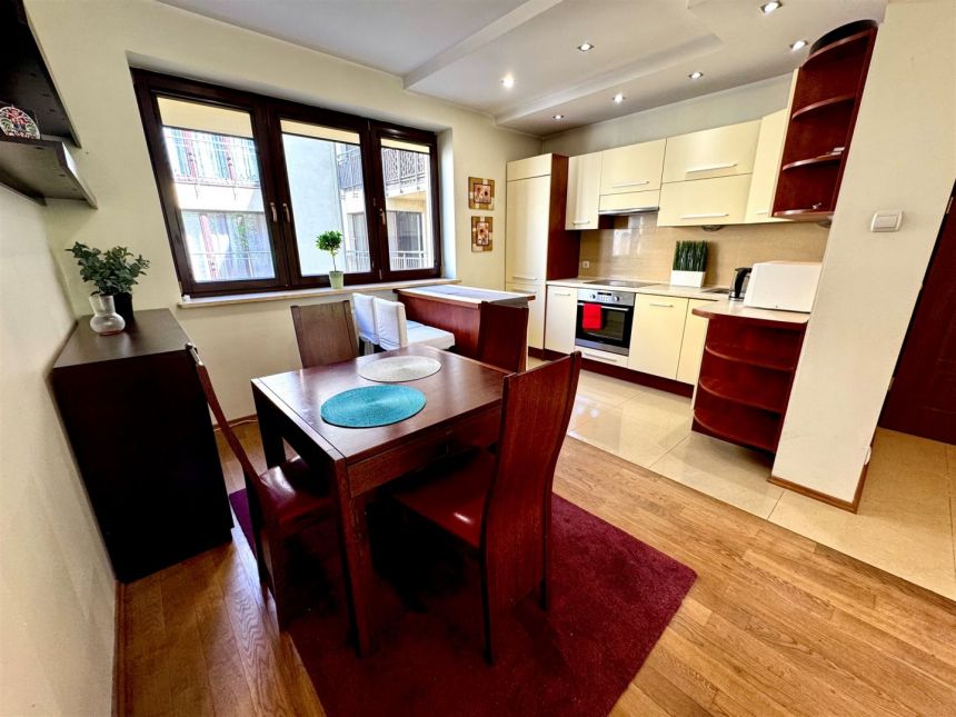 Nowoczesny, wygodny apartament z garażem w Centrum miniaturka 8