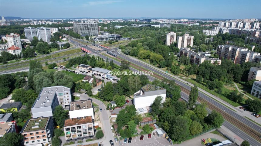 Kraków, Czyżyny - Aleja Jana Pawła II miniaturka 16