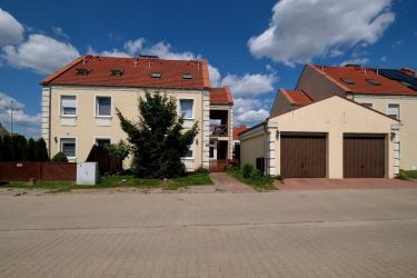 Bezczynszowe, z ogródkiem 150 m2 i garażem 17 m2