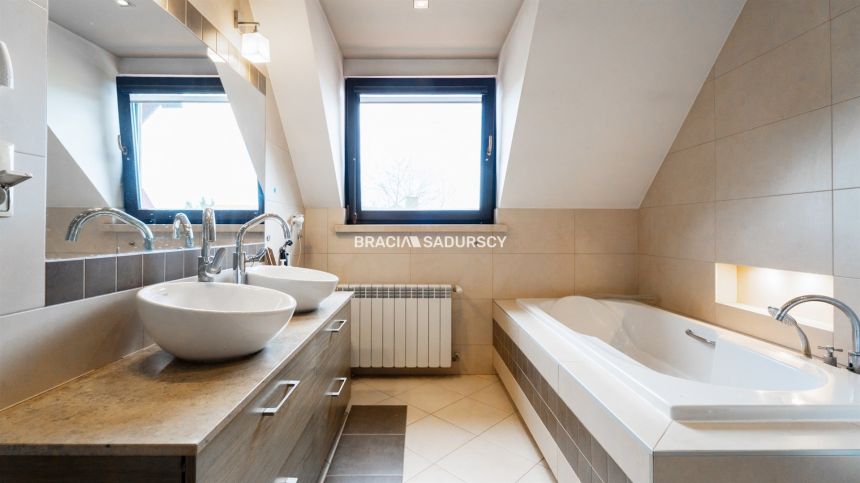 Komfortowy dom przy granicy Krakowa miniaturka 29