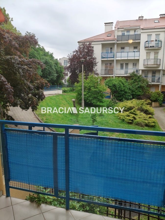 KAWALERKA OSOBNA KUCHNIA BALKON PRĄDNIK CZERWONY miniaturka 7
