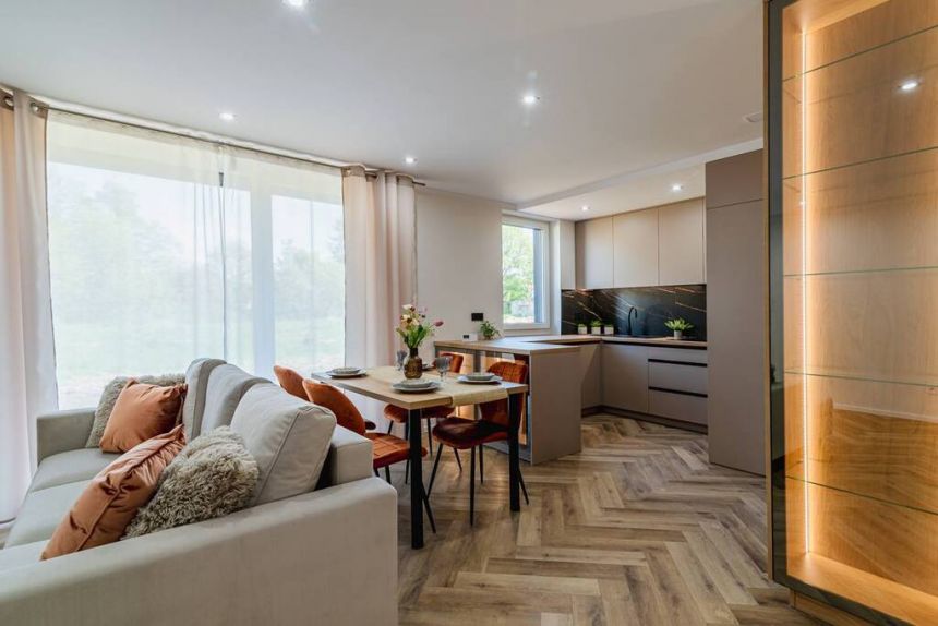 Na sprzedaż dwupoziomowy apartament z ogródkiem miniaturka 2