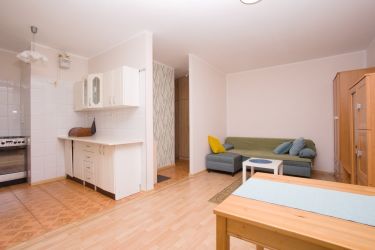 balkon, pralka, lodówka, ciepła woda z sieci